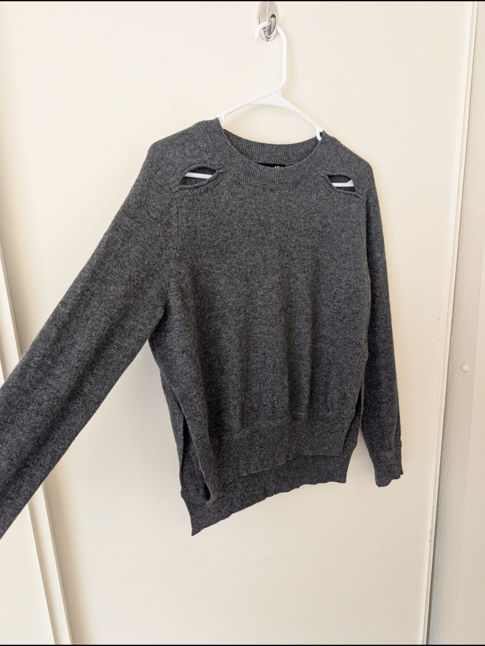 Aqua Womens Small 100% Cashmere Sweater Gray Classic Contemporary Minimalist - Picture 4 of 6